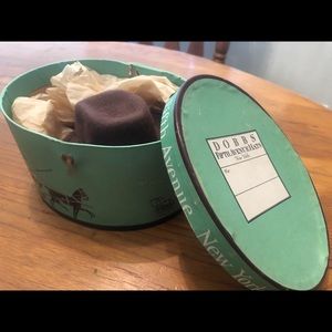 Dobb’s Fifth Avenue vintage mini hat box w/ hat!